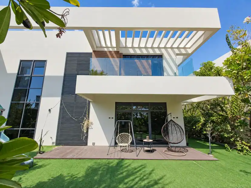 Single-Row | Owner's Occupied | 5BR Villa