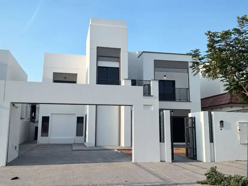 فيلا بأربع غرف نوم في فاي الريمان 1
