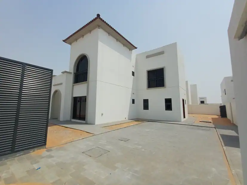5BR Villa | Fay Al Reeman 1 | Corner