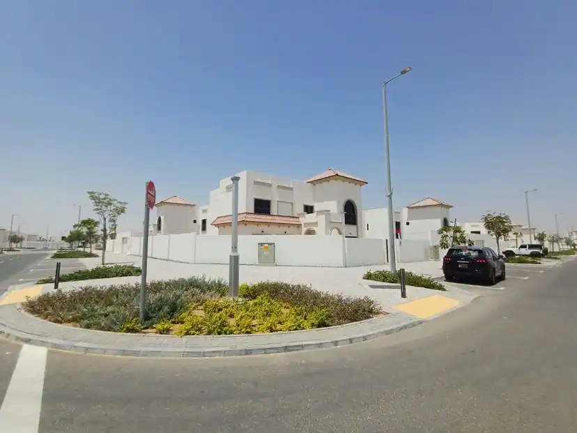 6BR + Maid Villa | Fay Al Reeman | Corner