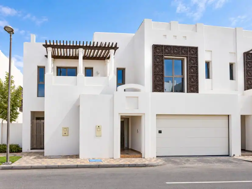 Single Row | For Locals | Spacious 4BR Villa